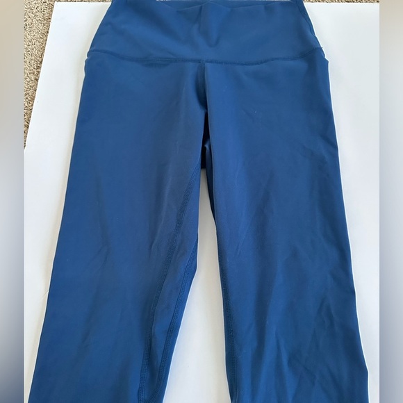 Yunoga Pants - Tunings high waisted capri Yoga pants. Size Medium.
Never worn.